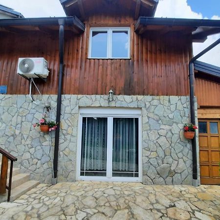 Filip Hotel Korenica Ngoại thất bức ảnh