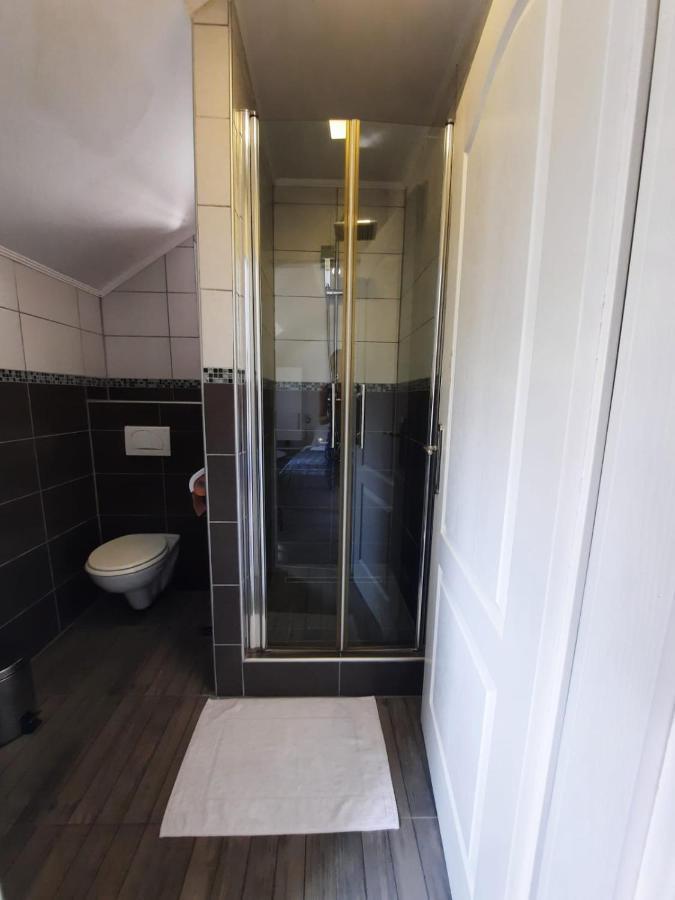 Filip Hotel Korenica Ngoại thất bức ảnh