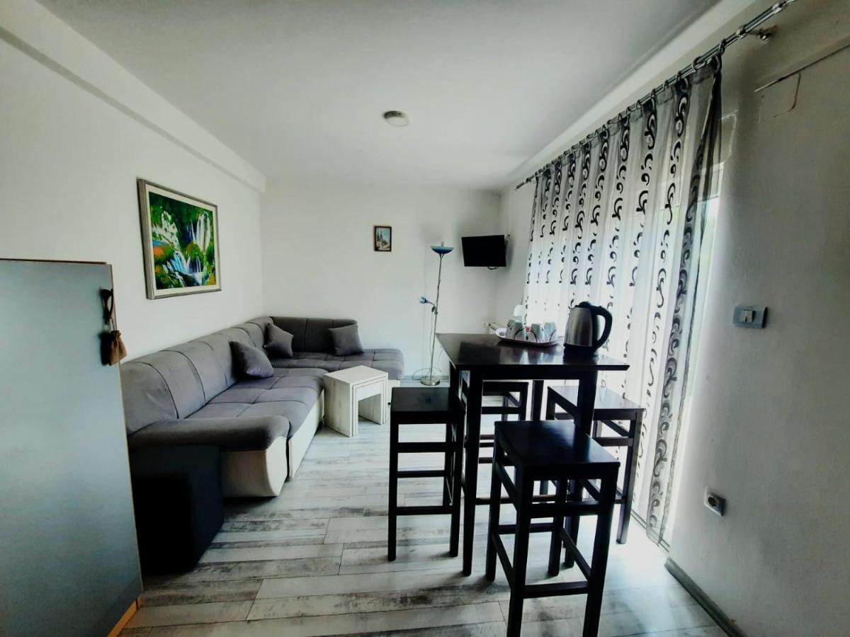 Filip Hotel Korenica Ngoại thất bức ảnh