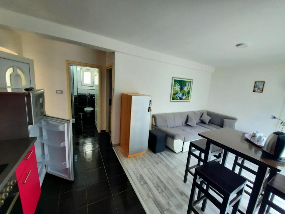 Filip Hotel Korenica Ngoại thất bức ảnh