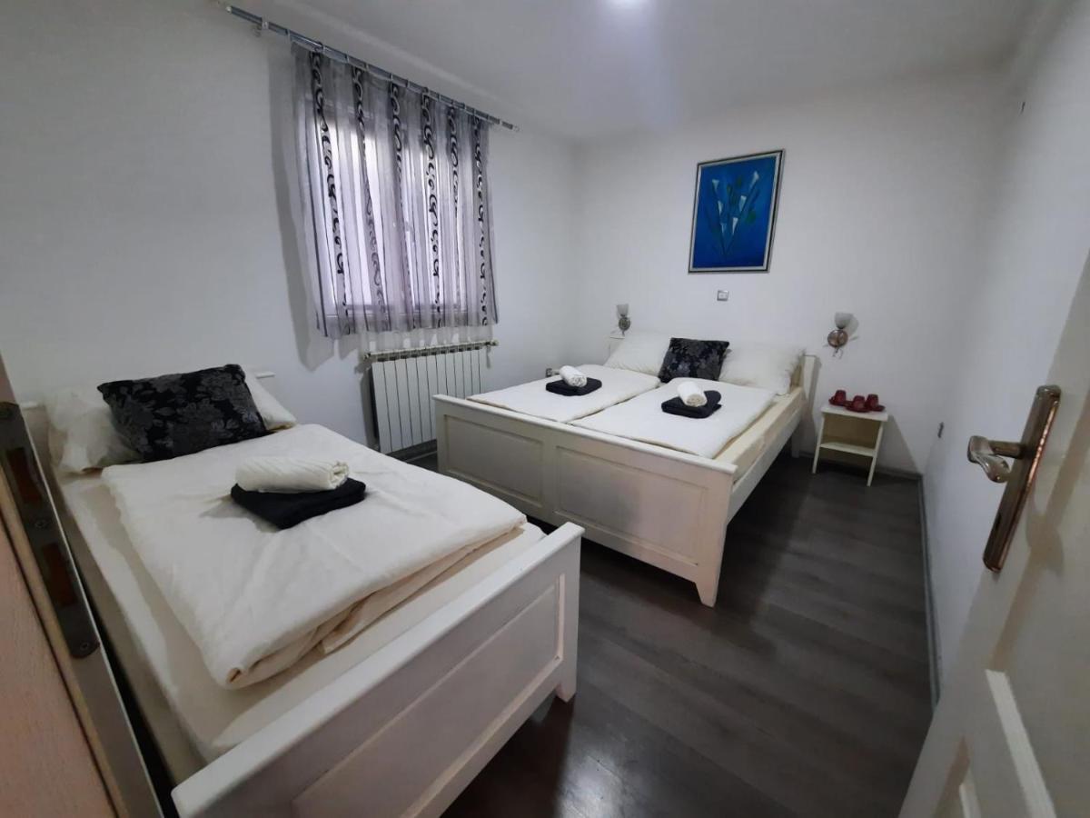 Filip Hotel Korenica Ngoại thất bức ảnh