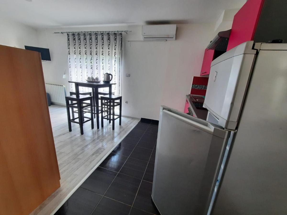 Filip Hotel Korenica Ngoại thất bức ảnh