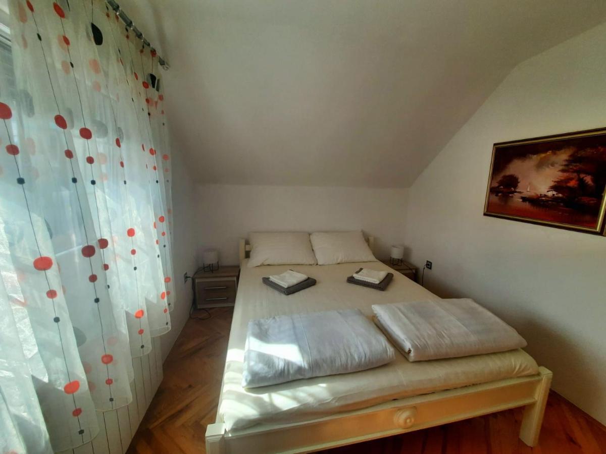 Filip Hotel Korenica Ngoại thất bức ảnh