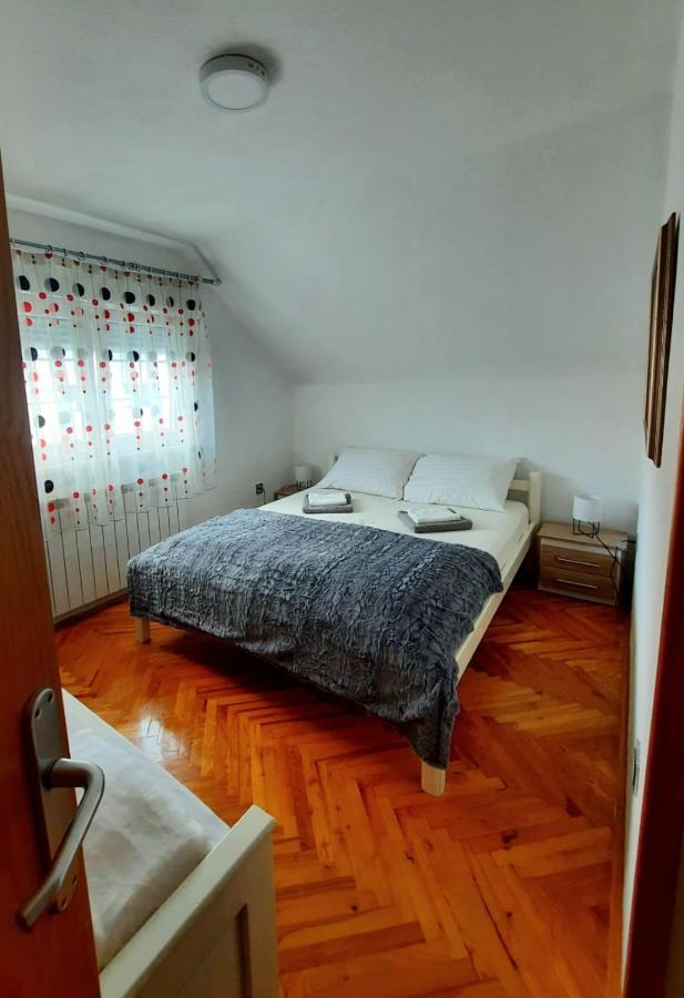 Filip Hotel Korenica Ngoại thất bức ảnh