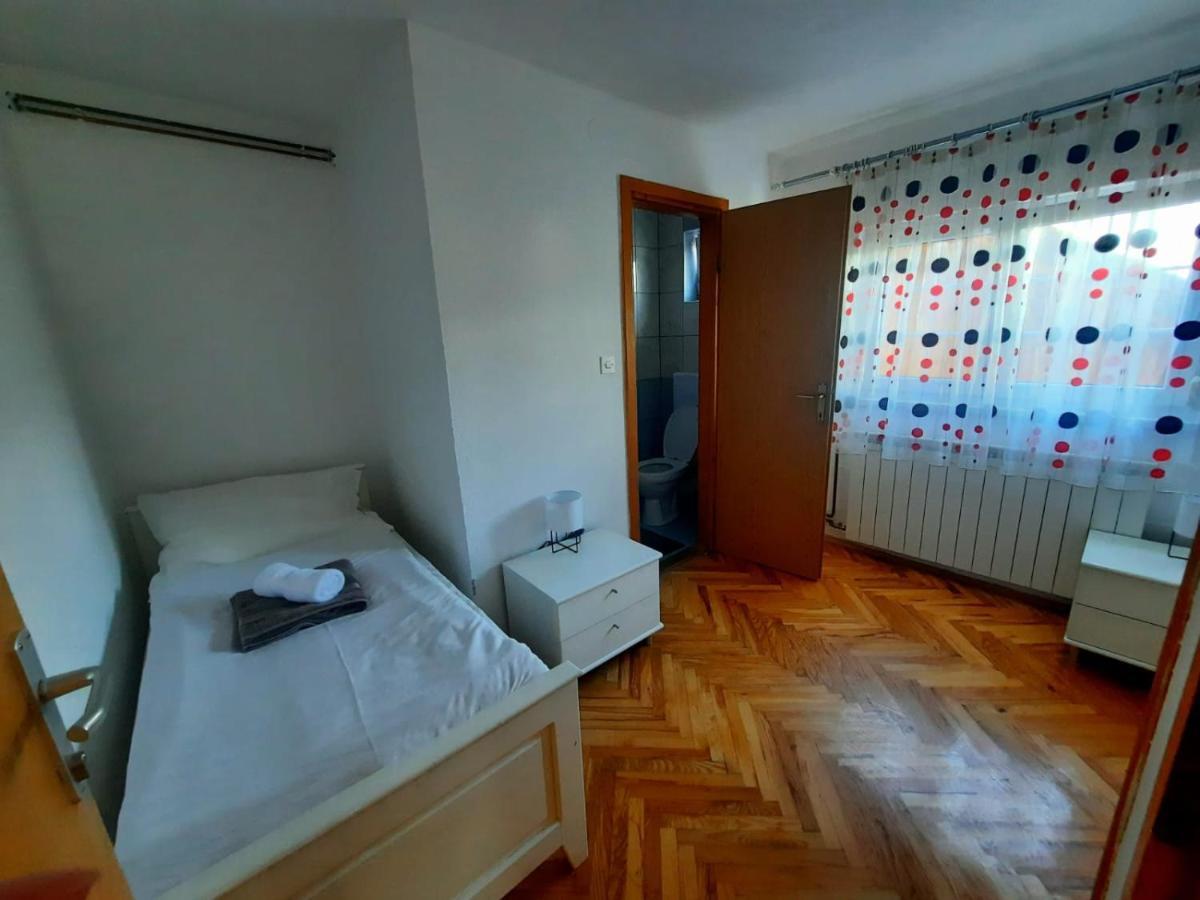 Filip Hotel Korenica Ngoại thất bức ảnh